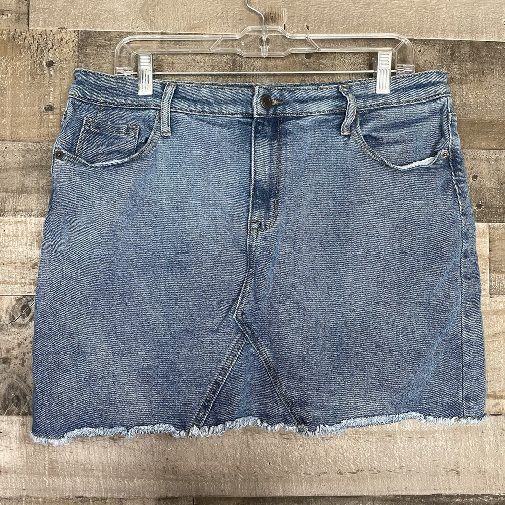 Mossimo Denim Skirt Womens Size 16 Blue Distressed Jean Raw Hem Y2K Style Casual